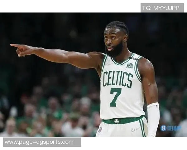 杰伦布朗左腿筋紧张状态不明绿军官方宣布回归存疑