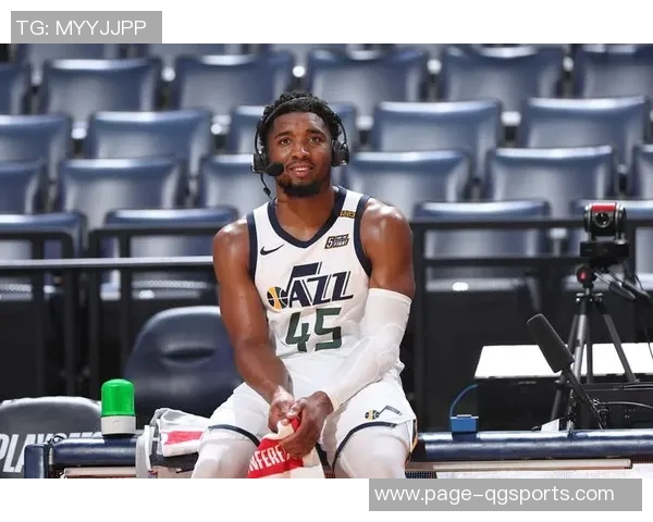 米切尔全场最高35分助球队获胜展现领袖风范与出色表现 米切尔全场最高35分助球队获胜展现领袖风范与出色表现